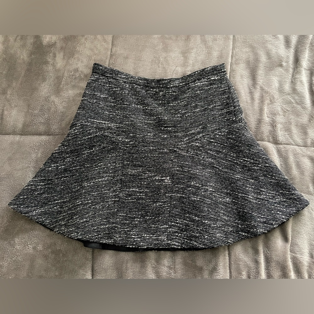 LIKE NEW! J Crew Classy Black and White Lined Skirt Size 0